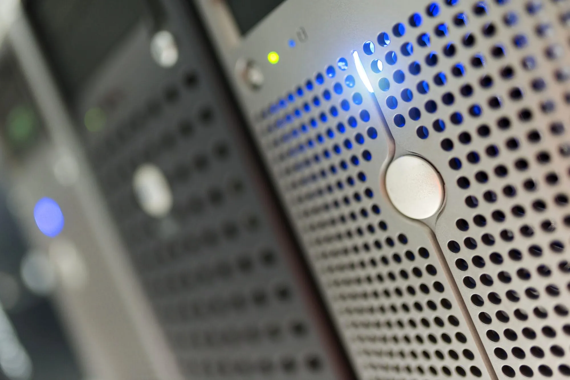 Close up of web server hardware with status lights.